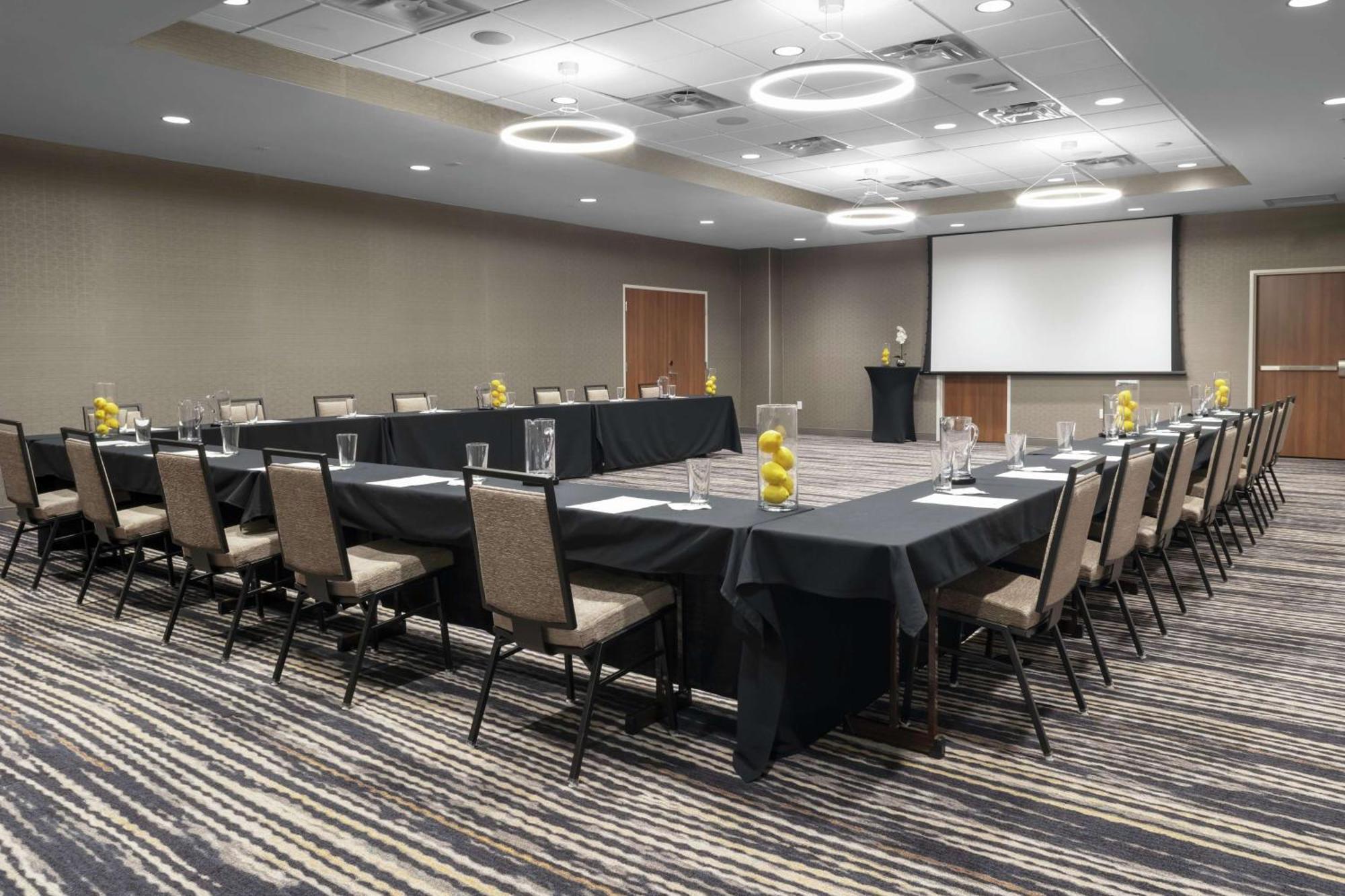 Hilton Garden Inn Denver/Thornton Exterior photo